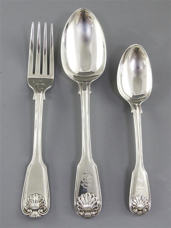 A George IV part canteen of silver fiddle, thread and shell pattern flatware, Total Weight 61.5oz/1926grms